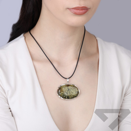 Wisior srebrny925 z bursztynem zielonym