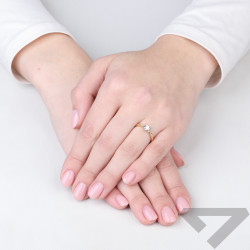 Pierścionek zaręczynowy ze złota 585 Lily o masie 0,15 ct