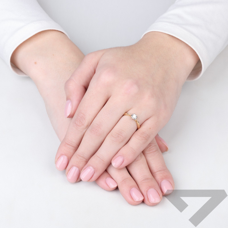 Pierścionek zaręczynowy ze złota 585 Lily o masie 0,15 ct