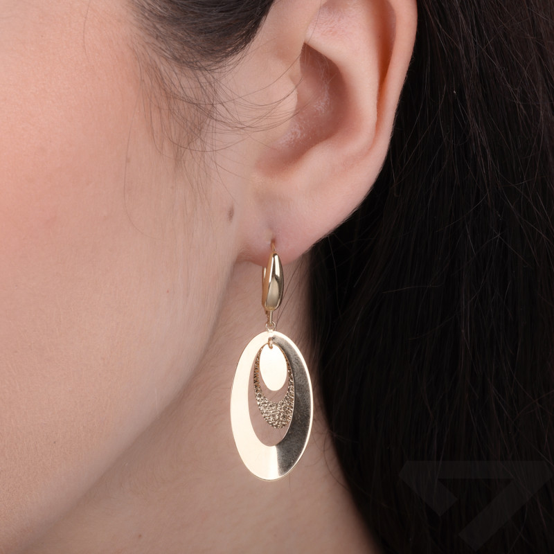 Kolczyki złote wiszące owalne blaszki z polerowanego i diamentowanego złota próby 585