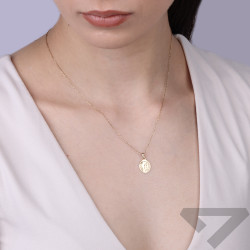 Medalik złoty z Matką Boską na diamentowanym tle, próba 585