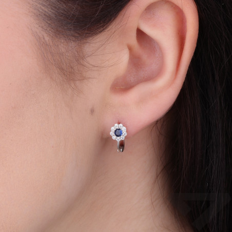 Kolczyki dla dziewczynki kwiatki z cyrkonią białą i szafirową, srebro 925