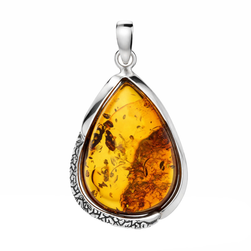 Wisior z bursztynem kropla w oprawie ze srebra 925