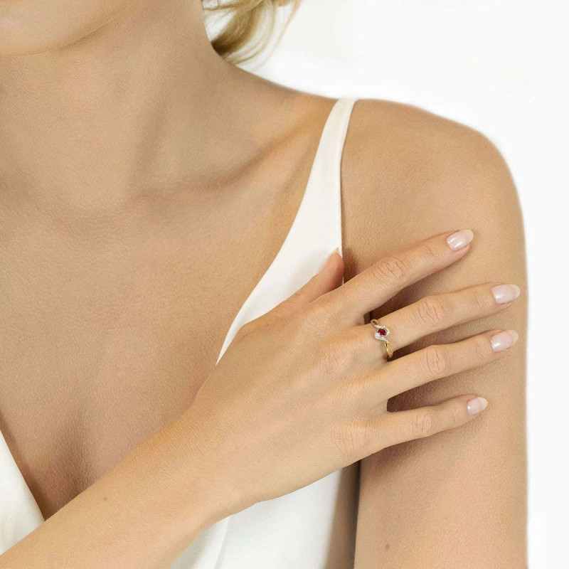 Pierścionek złoty 585 z rubinem 0,24 ct i diamentami 0,05 ct