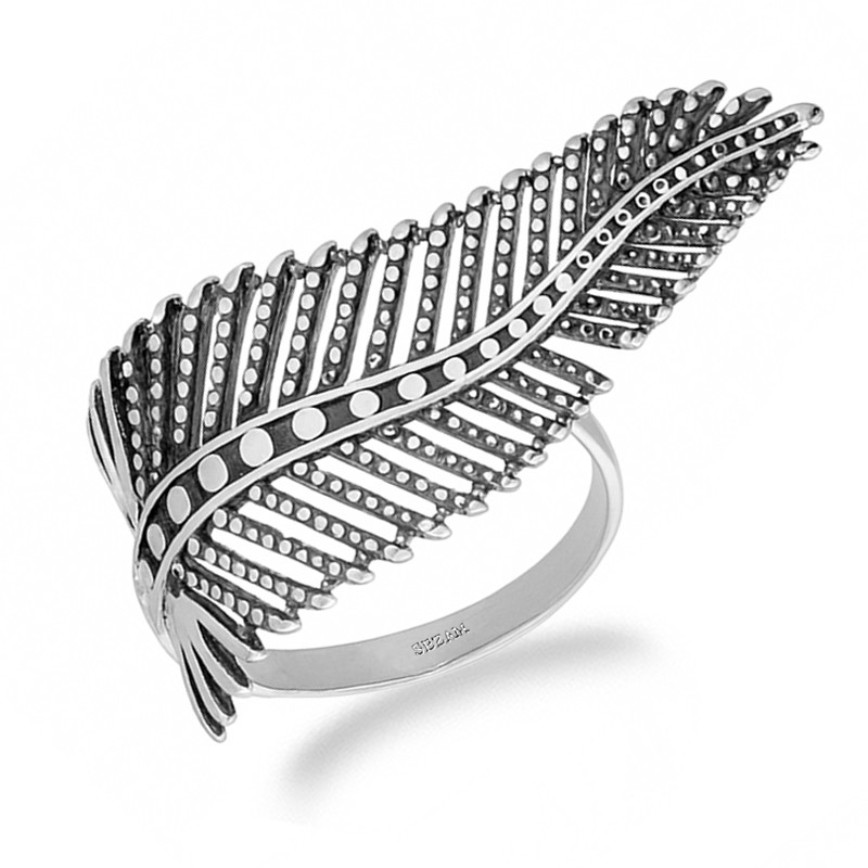 Pierścionek w kształcie oksydowanego liścia paproci srebro 925