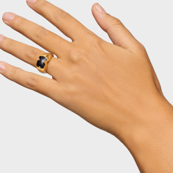 Pierścionek ze srebra pokrytego 18-karatowym złotem z motywem misia z onyksu TOUS Icon Color