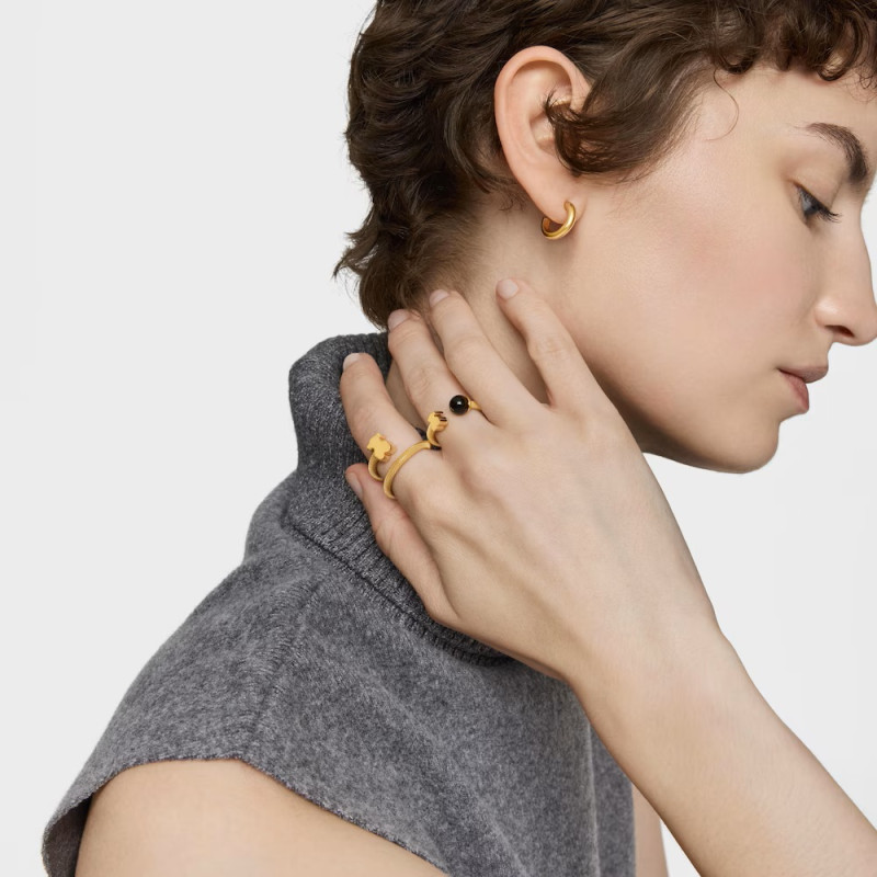 Pierścionek otwarty złotego koloru ze stali z onyksem TOUS Icon Mesh