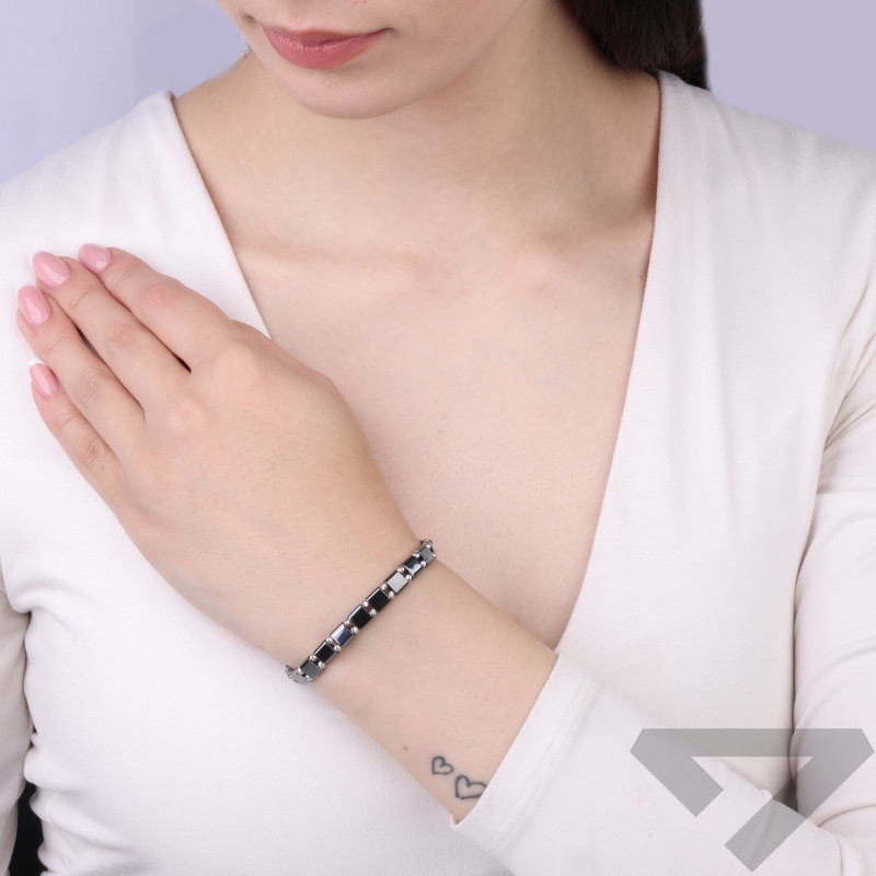 Bransoletka sznurkowa z hematytem grafitowym, diamentowane kulki srebro 925