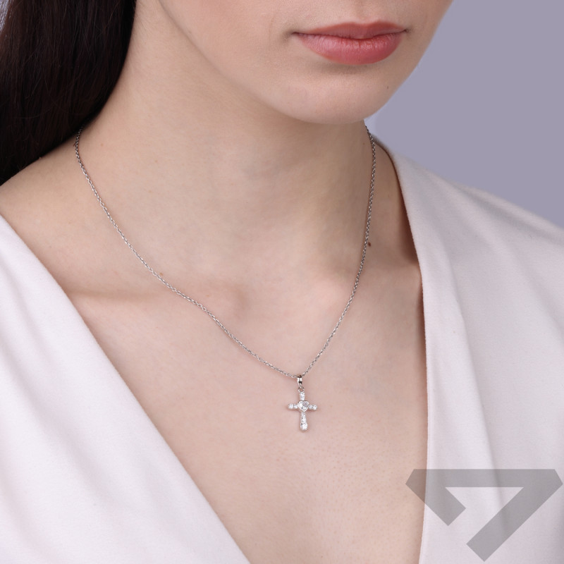 Krzyżyk z cyrkoniami z sercem, srebro 925