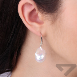 Kolczyki wiszące z perłami barokowymi, zapięcie ze srebra 925