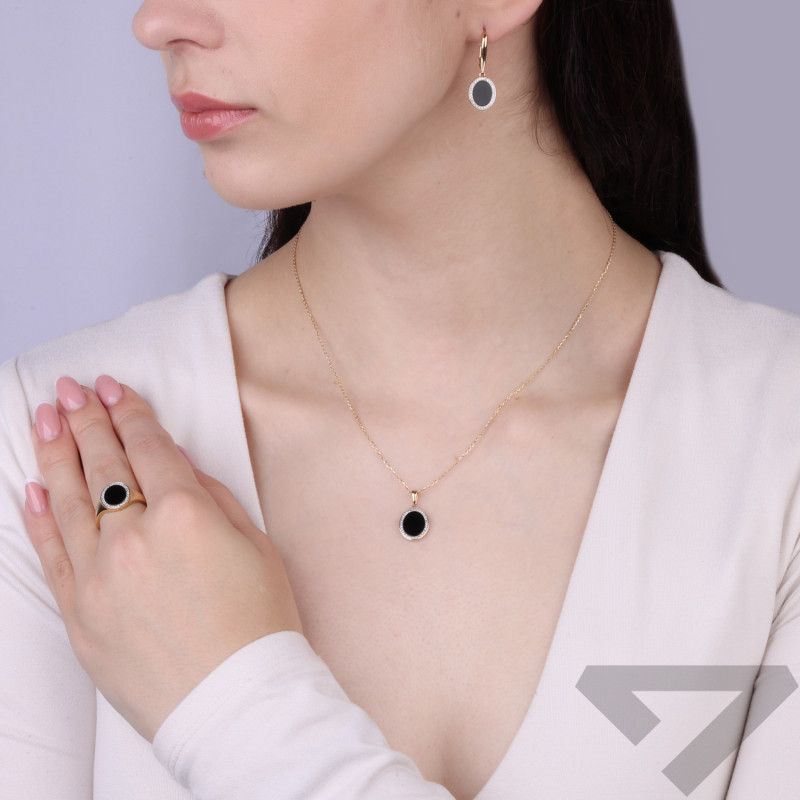 Wisiorek złoty 585 z czarnym agatem i diamentami 0,10 ct
