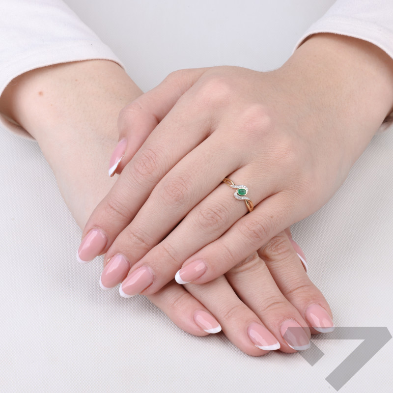Pierścionek z diamentami 0,05 ct i szmaragdem 0,17 ct, złoto 585