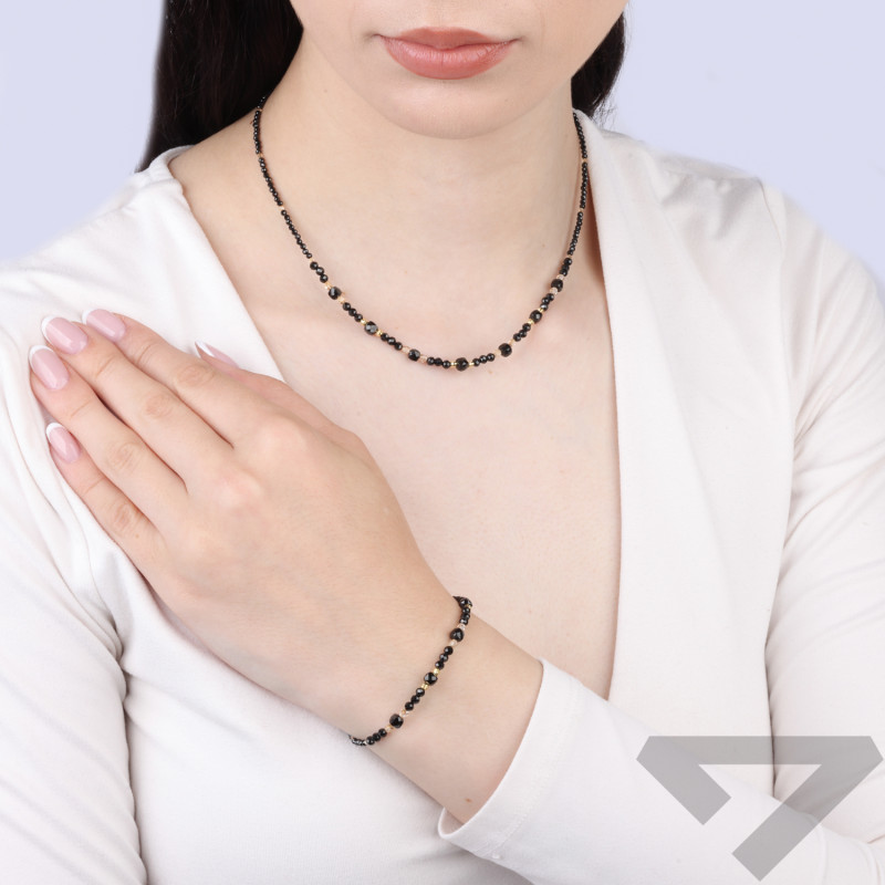 Bransoletka ze spinelami i kryształkami Swarovski ze srebrnymi elementami koloru złotego