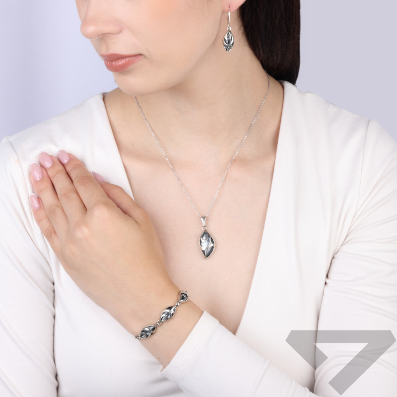 Zawieszka srebrna łezka z masą perłową próba 925