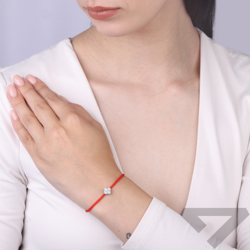 Bransoletka sznurek czerwony z koniczynką srebro próby 925