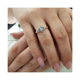 Pierścionek zaręczynowy z diamentem UNICO Magic NF JRI-585 próba 375